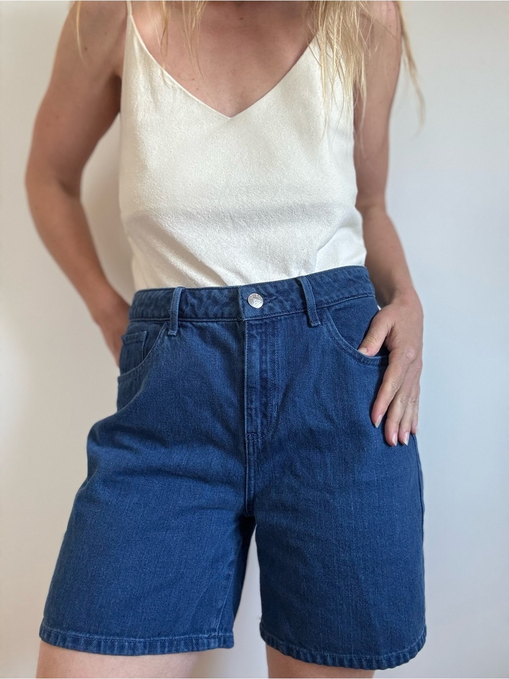 Vintage Guess ? Mid-thigh short true indigo wash triangle patch Y2K Guess